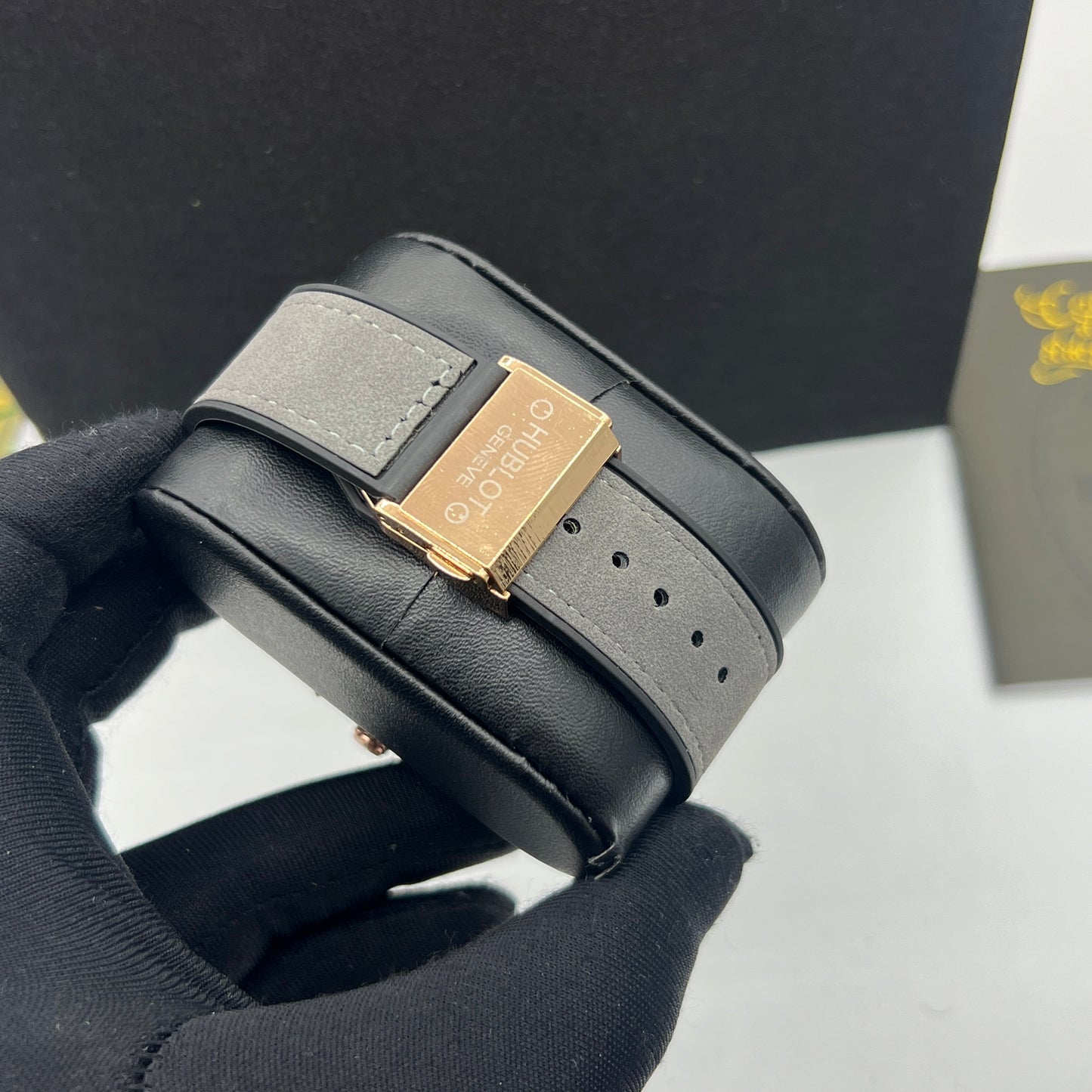 Hub watch