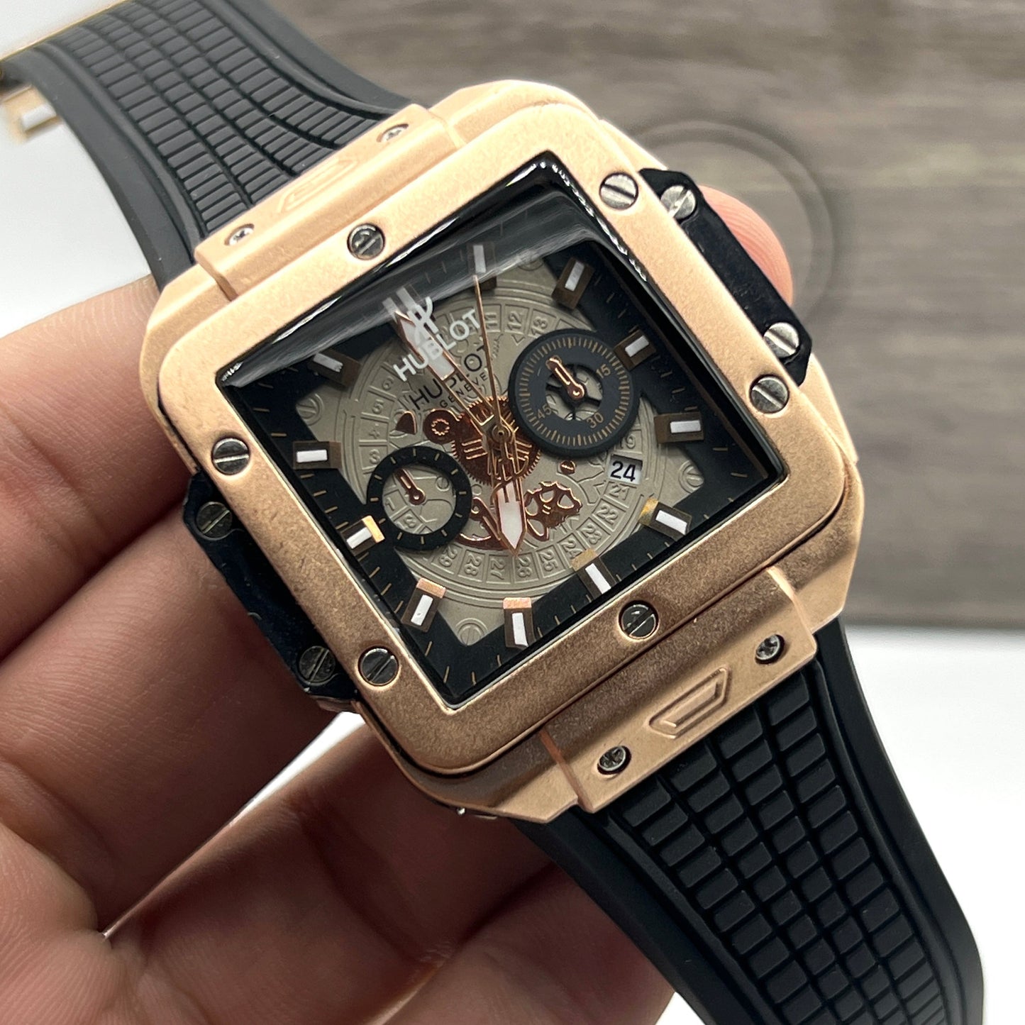 HUB WATCH