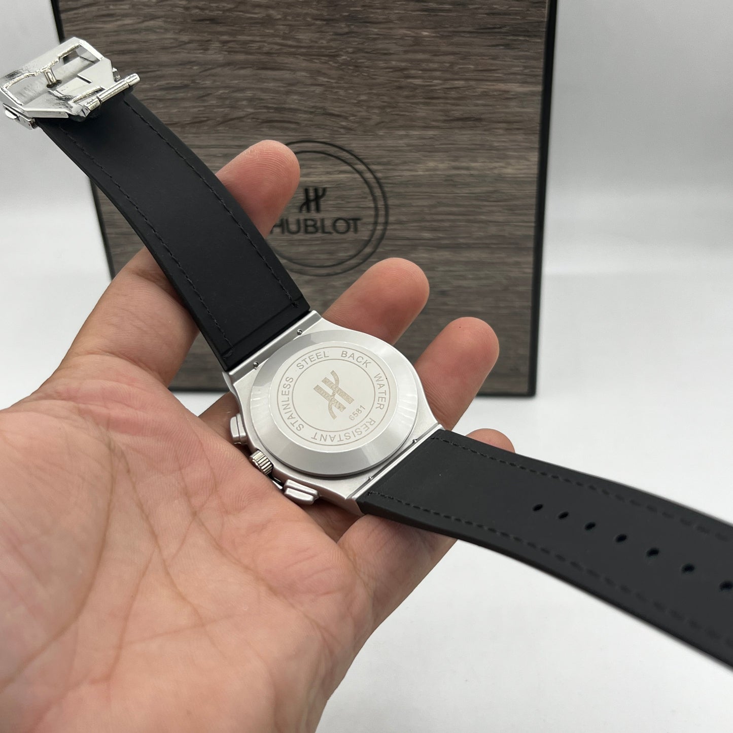 HUB WATCH