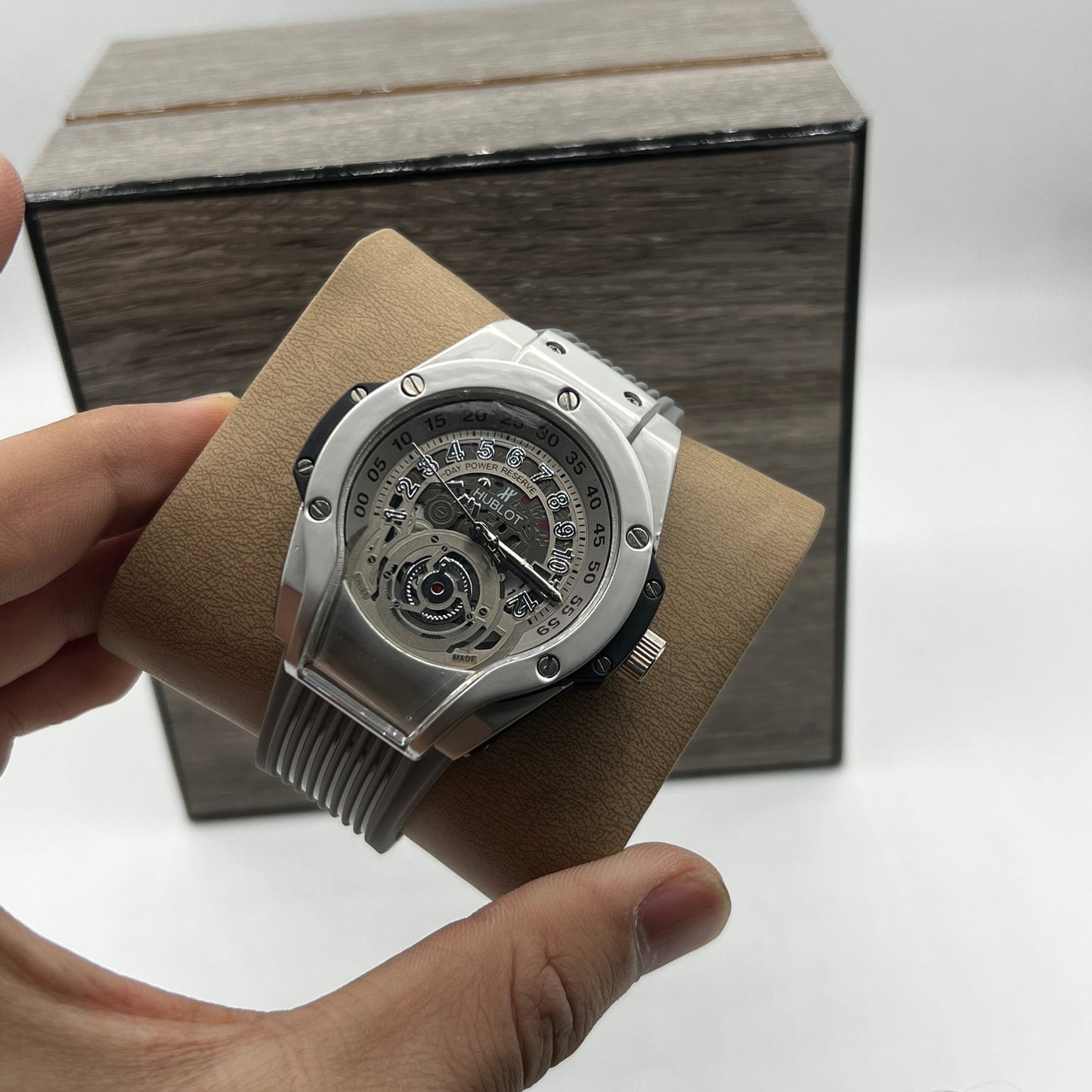 HUB WATCH