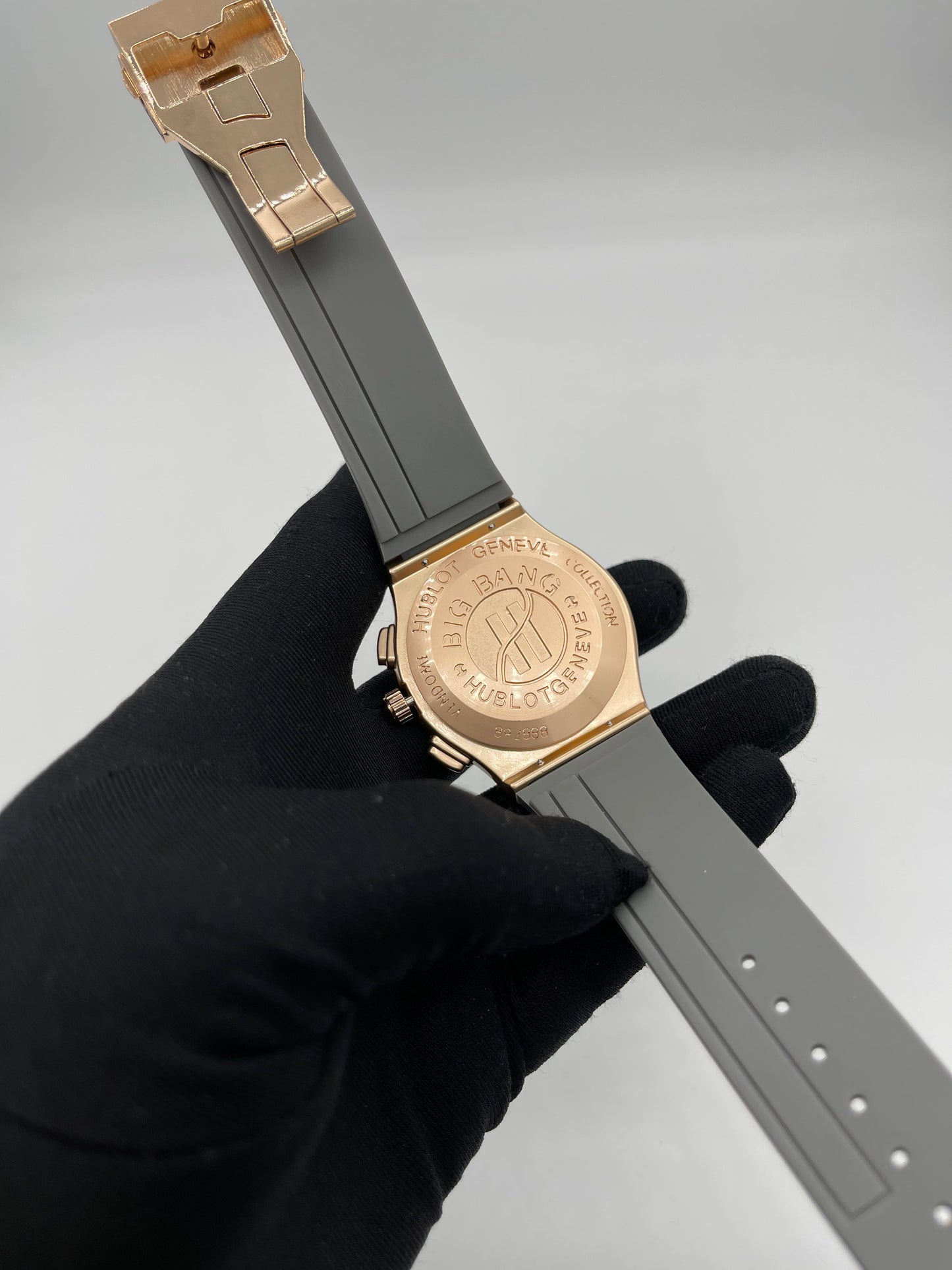 Hub watch grey