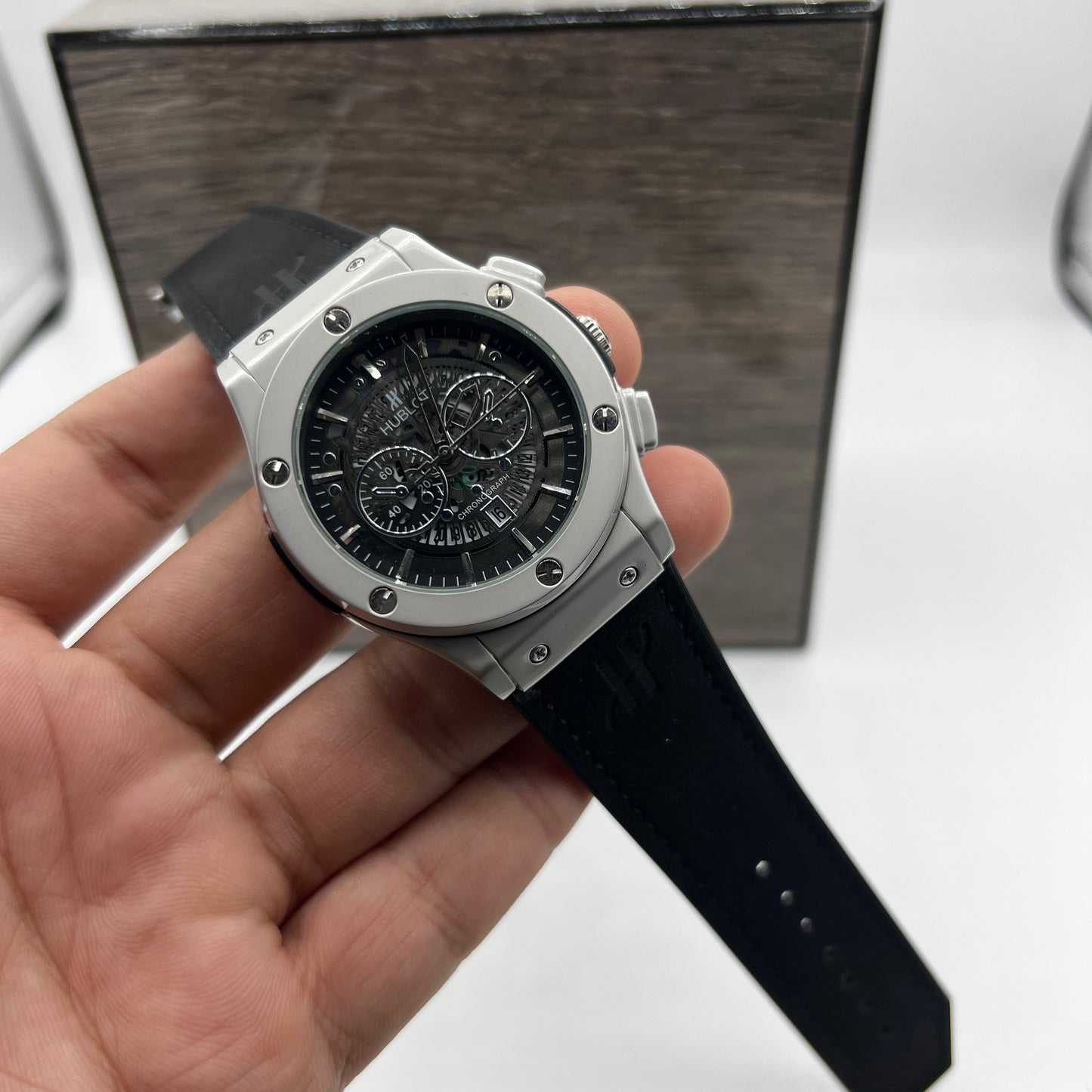 HUB WATCH