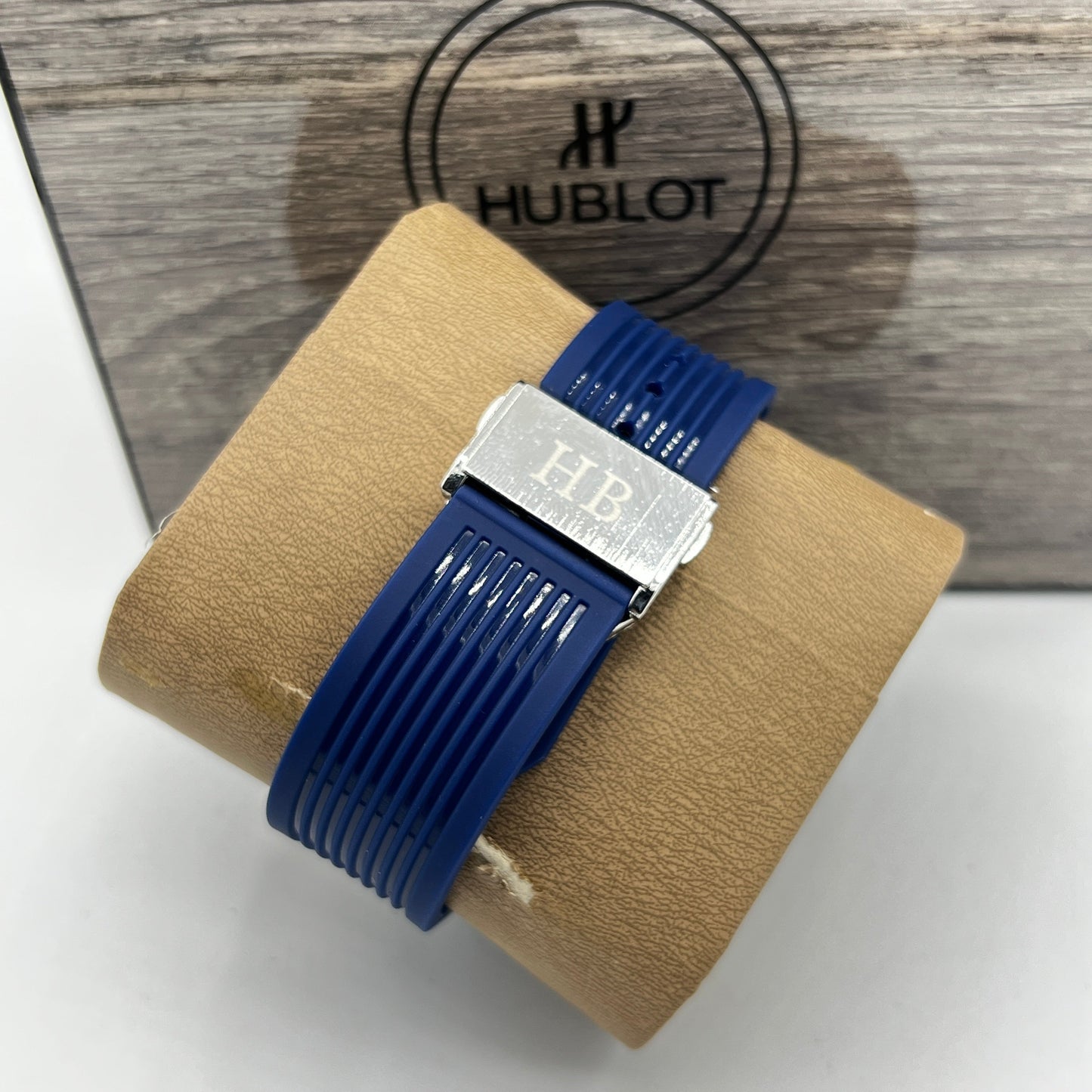 HUB WATCH
