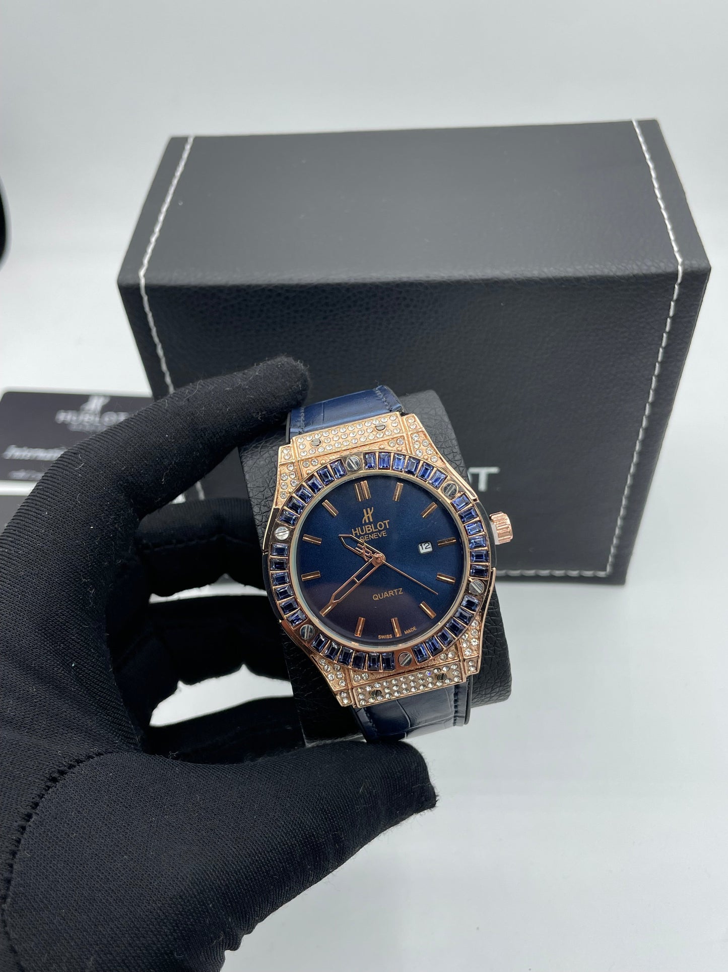 Hub watch