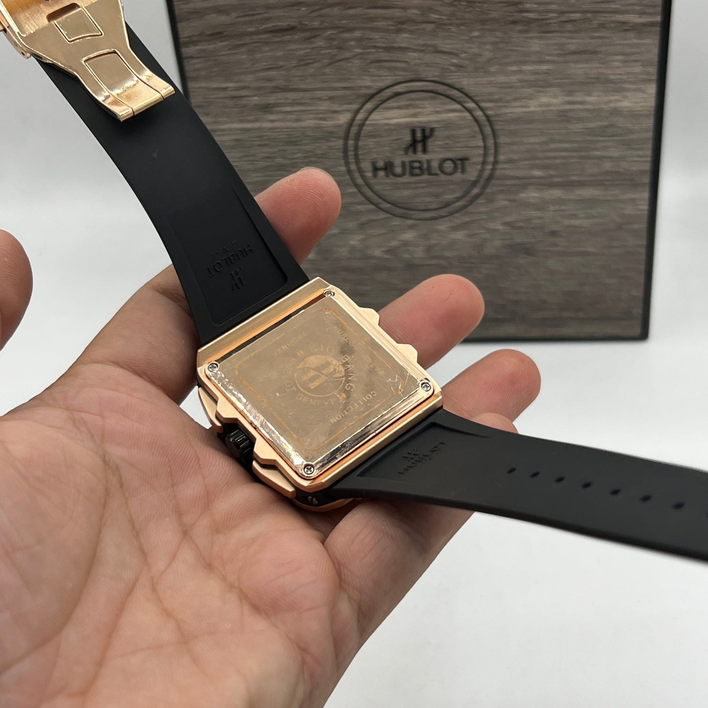 HUB WATCH