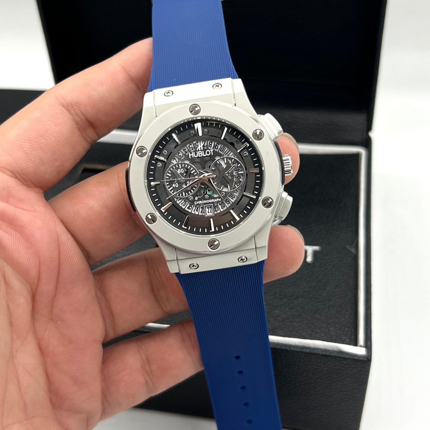 Hub watch