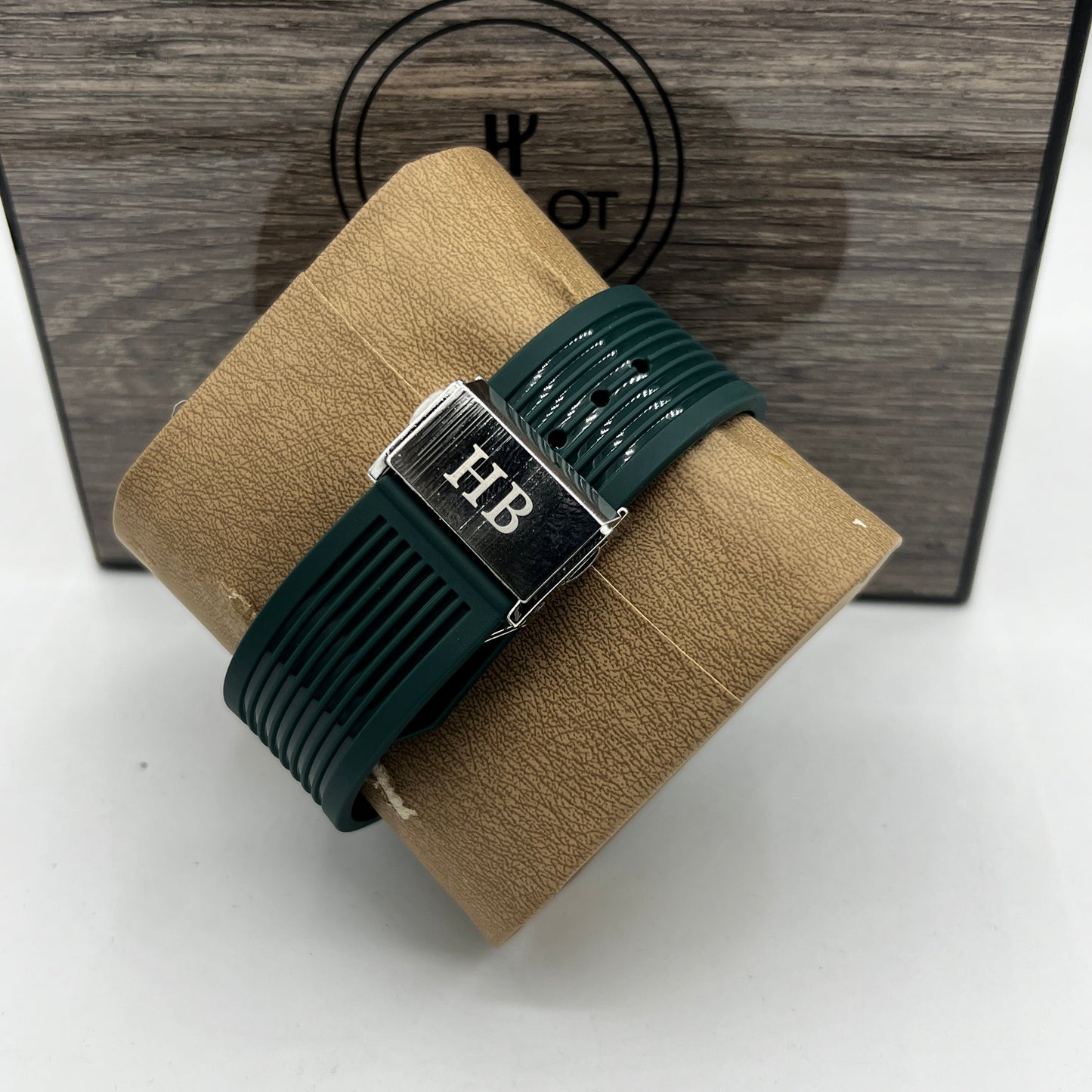 HUB WATCH