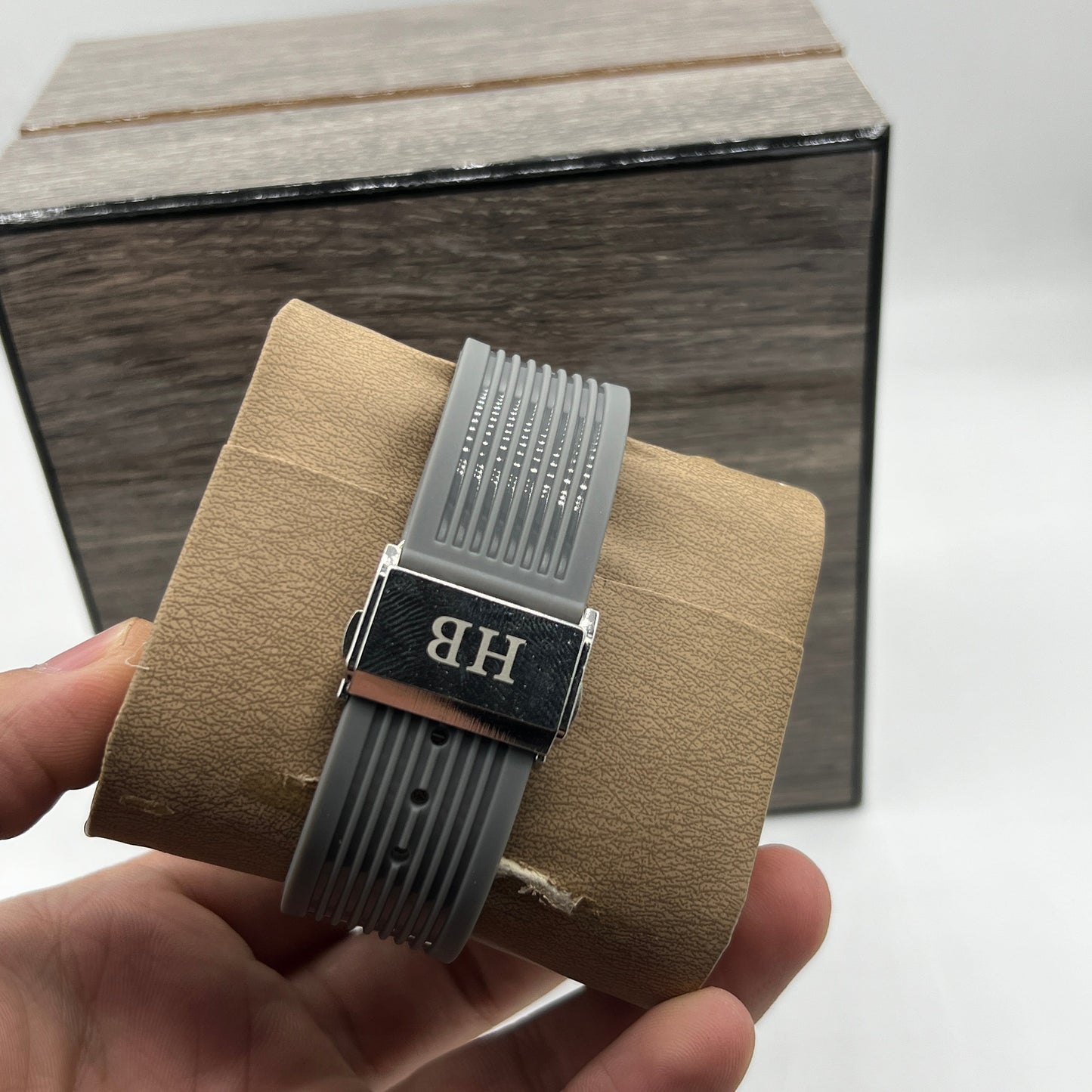 HUB WATCH
