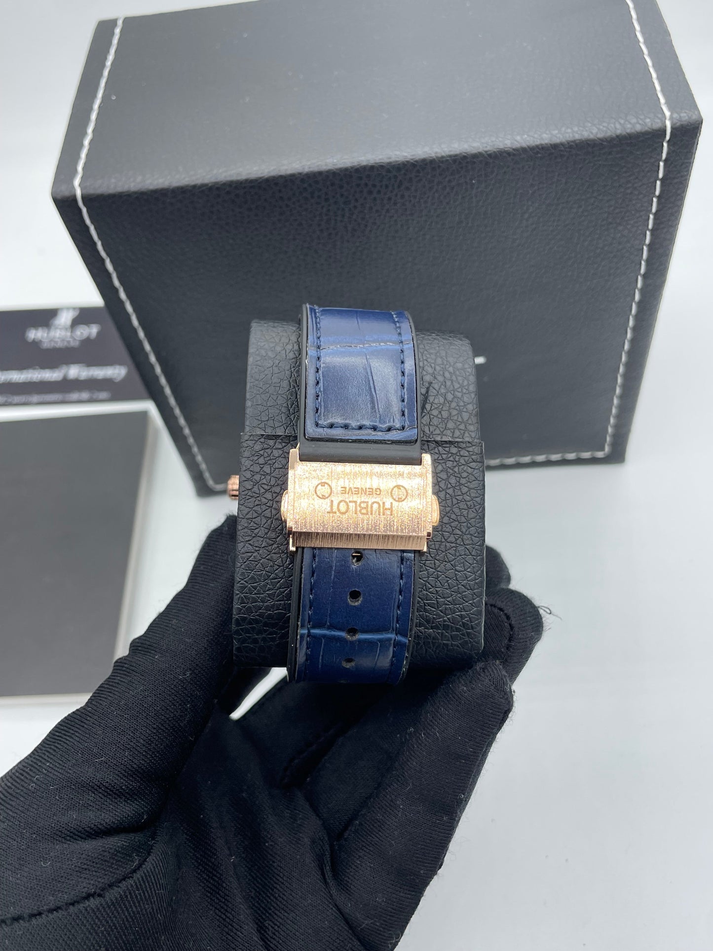 Hub watch