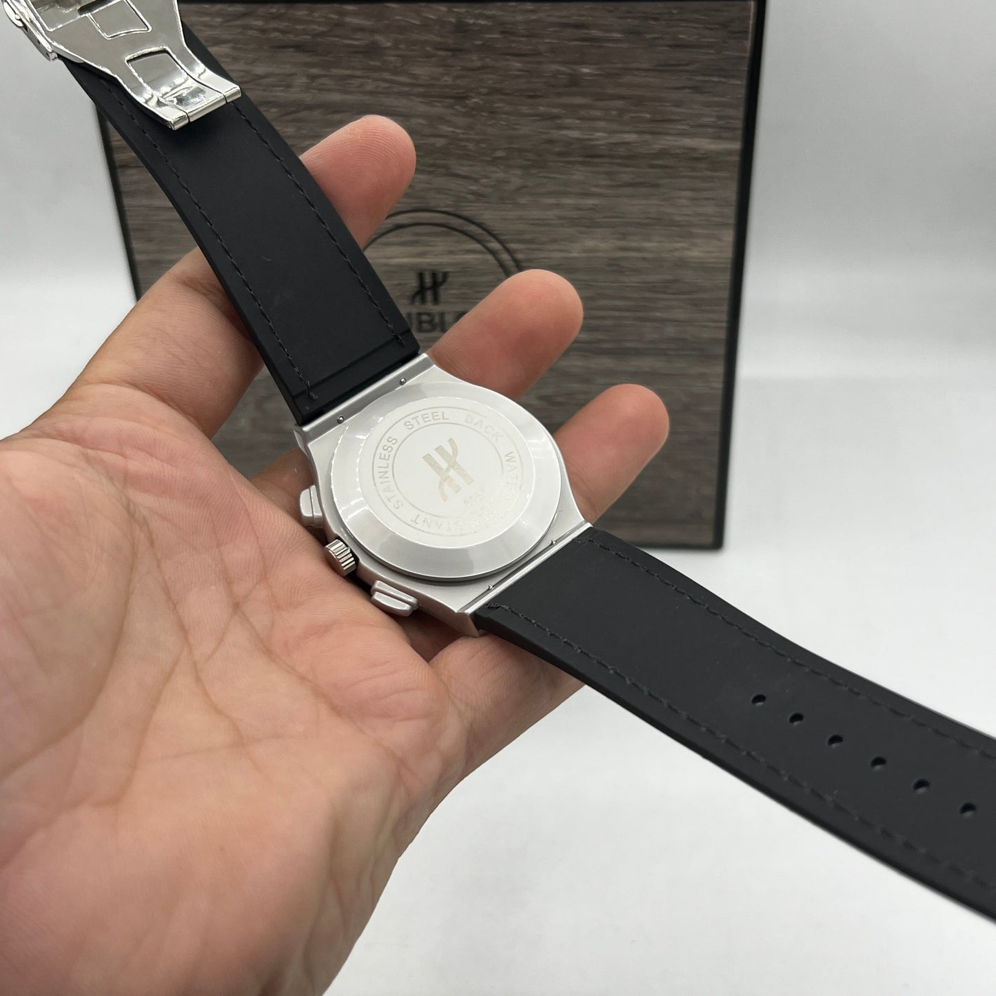 HUB WATCH