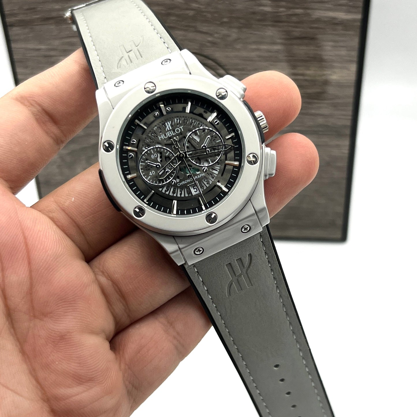 HUB WATCH