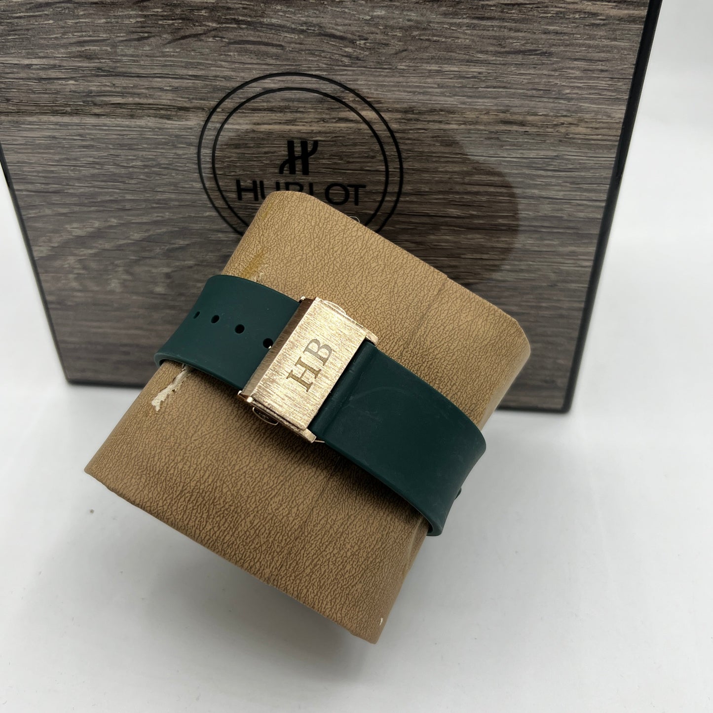 HUB WATCH