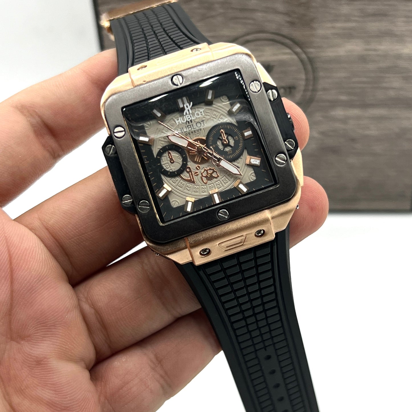 HUB WATCH