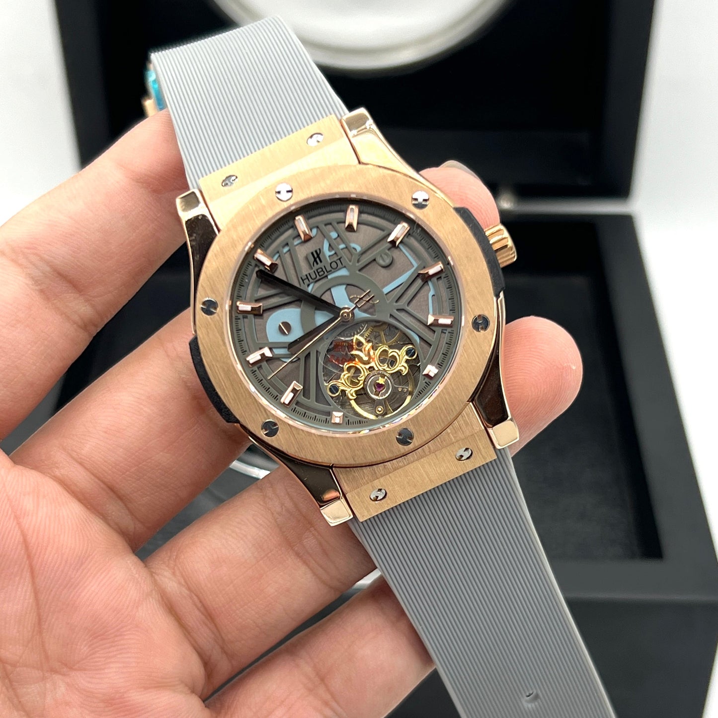 HUB MASTER PLUS PREMIUM AUTOMATIC WATCH WITH BOX